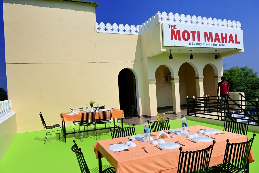 Hotel entrance at The Moti Mahal Guest House Ranthambore
