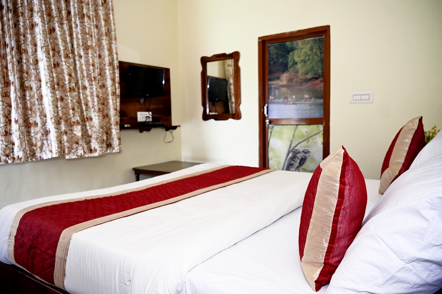 Hotel bedroom at The Moti Mahal Hotel in Ranthambore