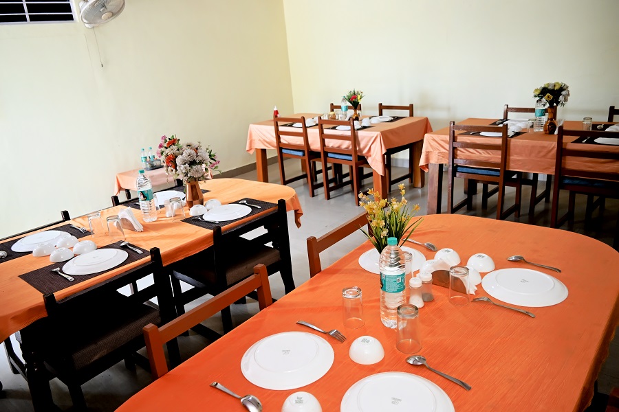 Dining area at The Moti Mahal Hotel in Ranthambore