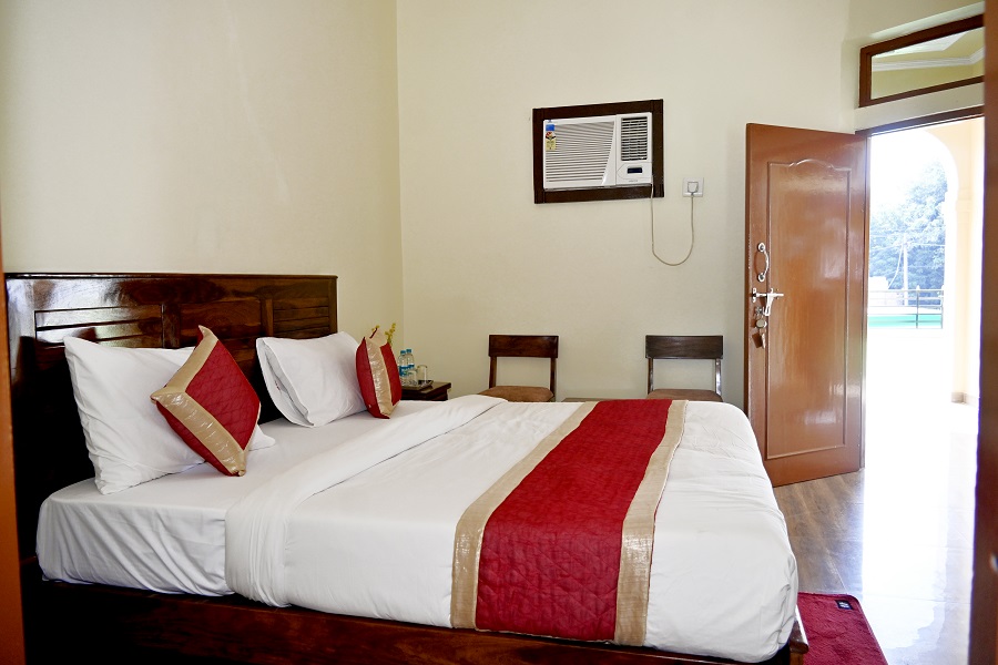 Room with Breakfast Lunch and Dinner at The Moti Mahal Hotel Ranthambore